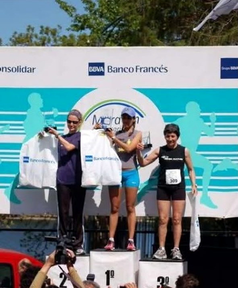 Dra. Lobo en podio Maratón BBVA